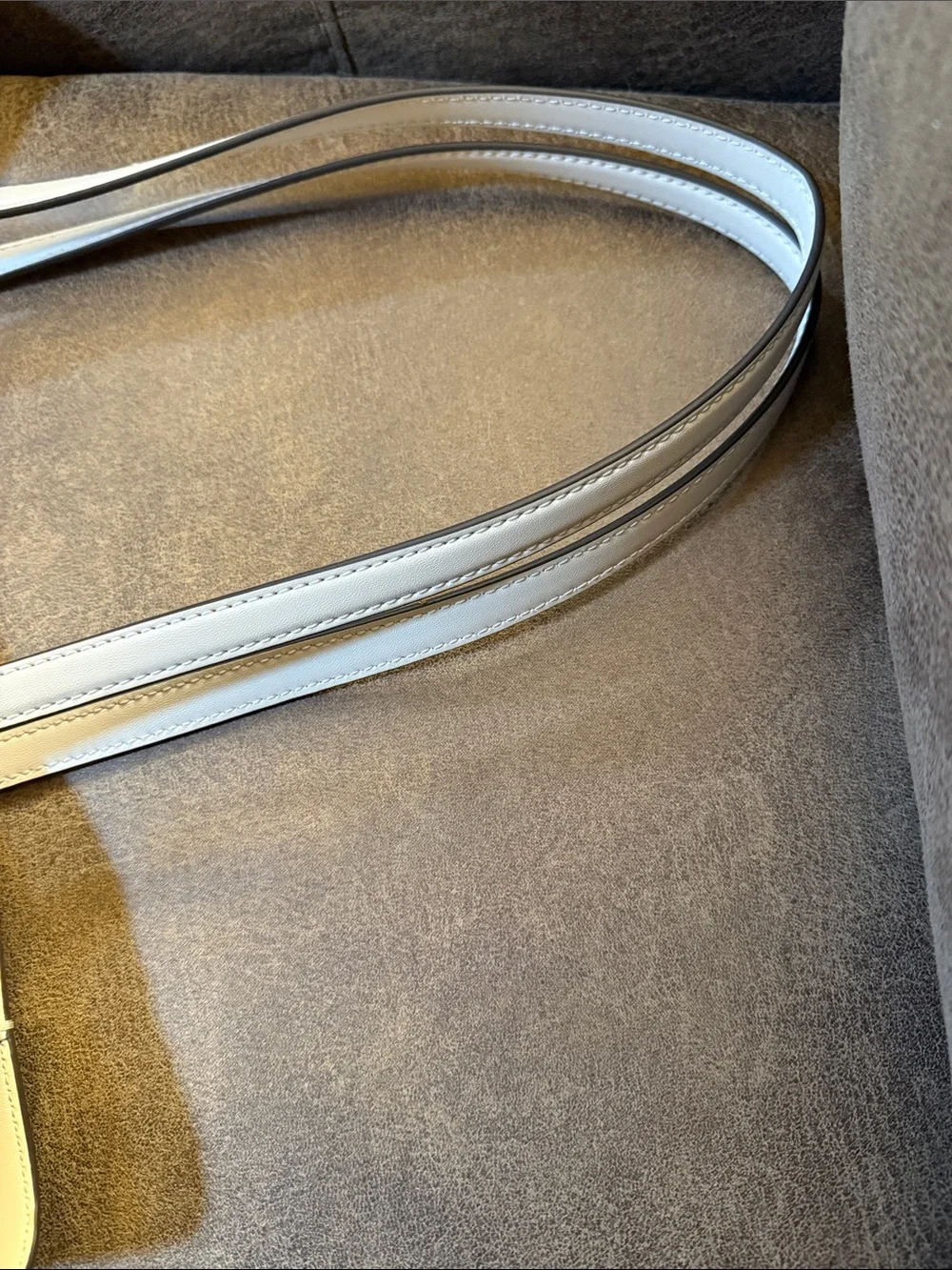 Michael Kors Tote Handbag - Picture 6 of 7